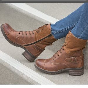 GUC•Taos Crave Boots•Sz 7-7.5/EUR 38